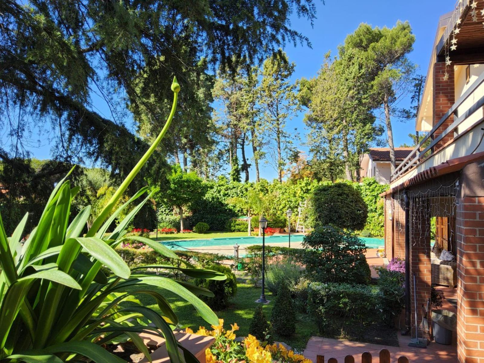 Villa Con Piscina Villa Scott Del Bernese นีโกโลซี ภายนอก รูปภาพ